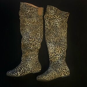 Fun soft boot never worn